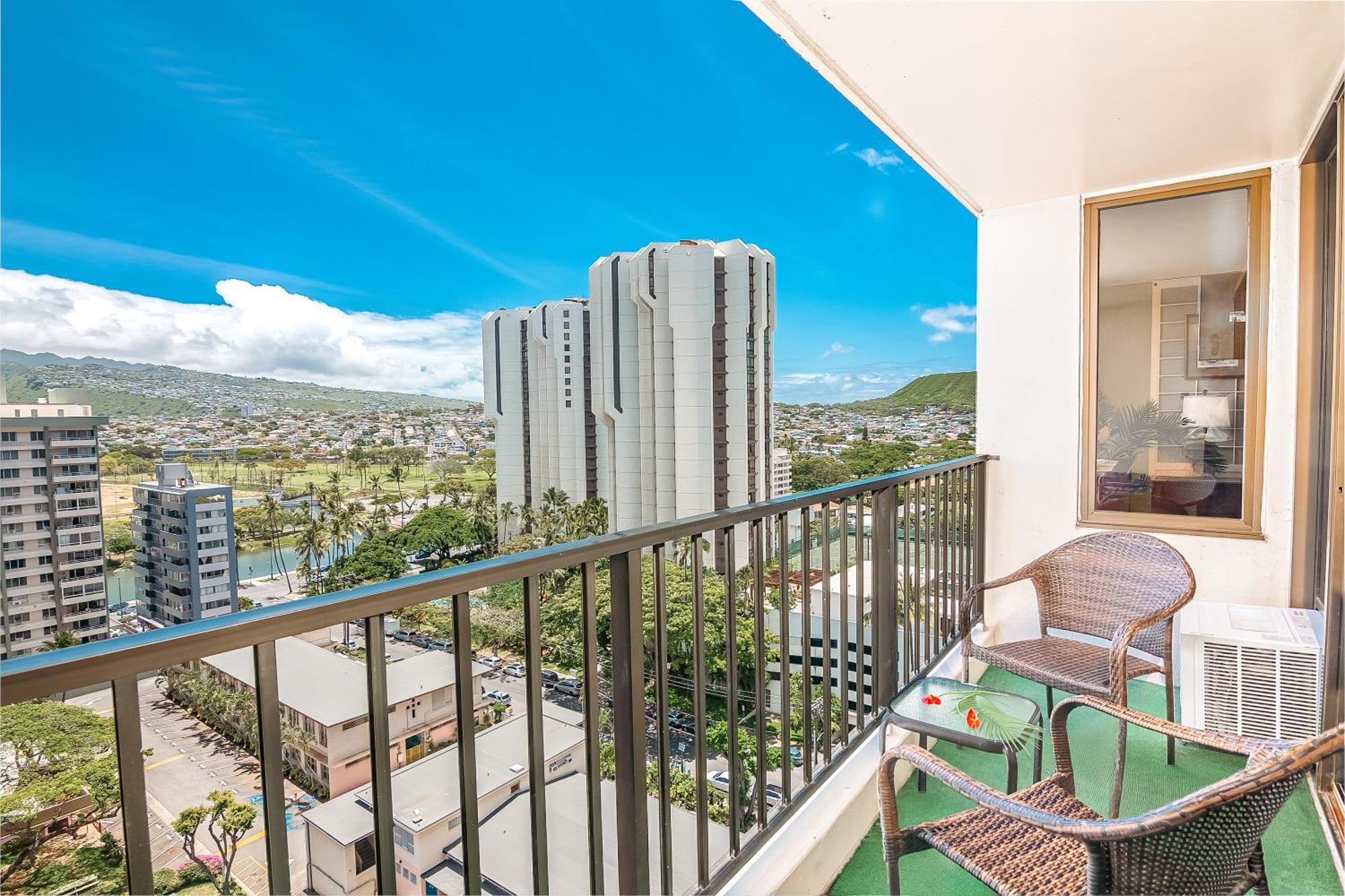 Mountain View Condo W/ King-Size Bed, Free Parking ホノルル エクステリア 写真